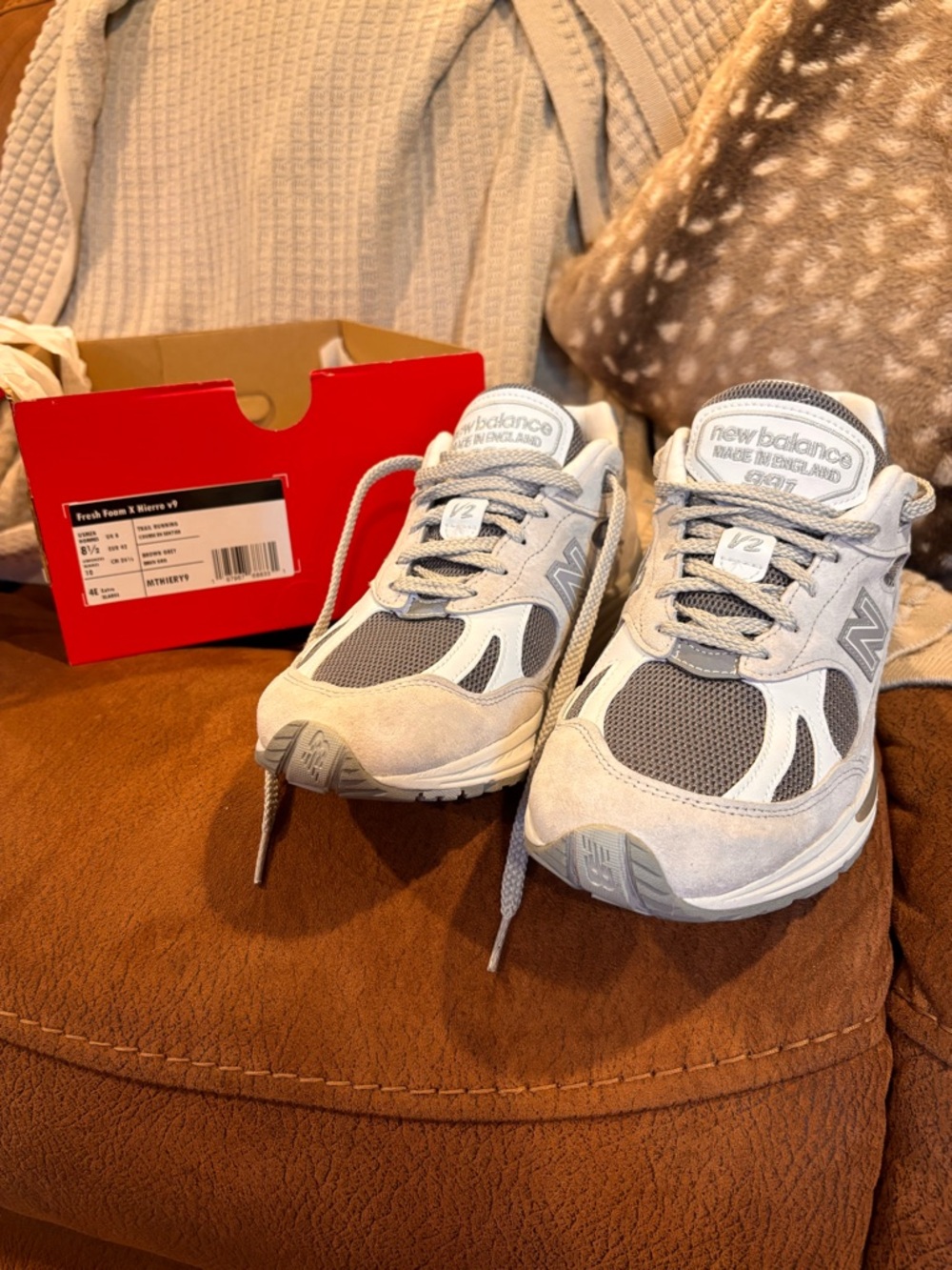 MENS - New Balance 991 Grey, White